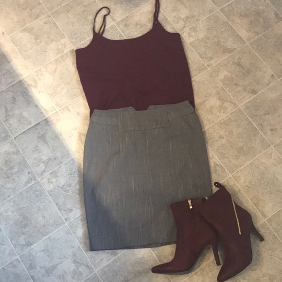 😎🥰 3 for 20! Gray pencil skirt - Picture 1 of 4